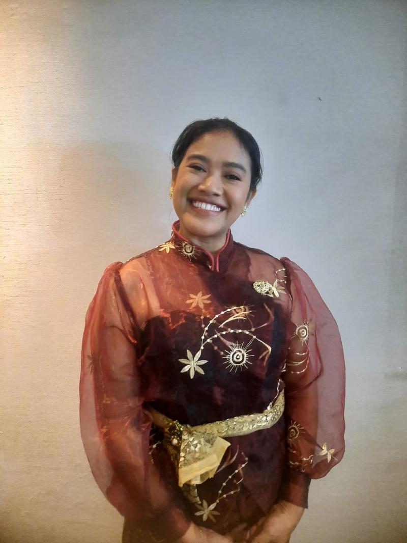 Sohilda yalangoch travestilar