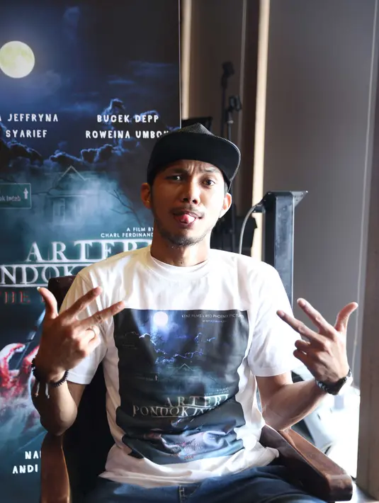 Pria yang kini memiliki usaha kuliner ini berpendapat sosok Farhat Abbas di matanya merupakan seorang pengacara yang seakan kurang pekerjaan di bidangnya. (Nurwahyunan/Bintang.com)