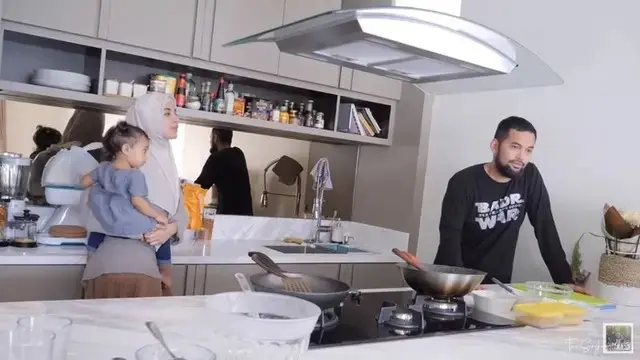 Inspirasi Dapur Artis