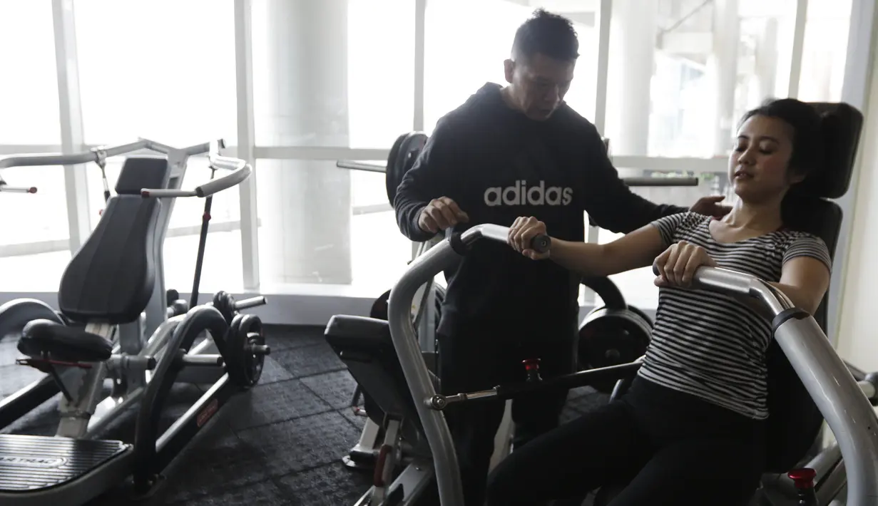 Menurut Tyara Veroosta waktu untuk berolahraga di tempat gym relatif bisa lebih flexibel. (Bola.com/Vitalis Yogi Trisna)