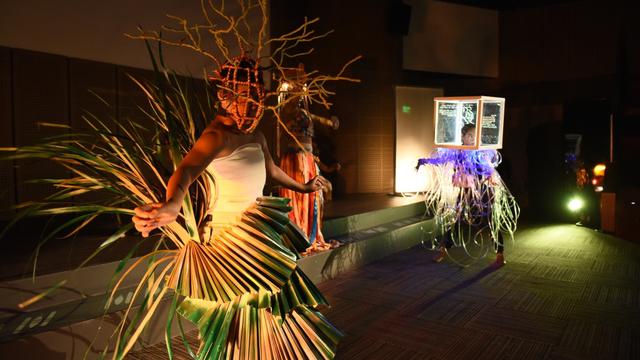 Fashion dalam pertunjukan teater