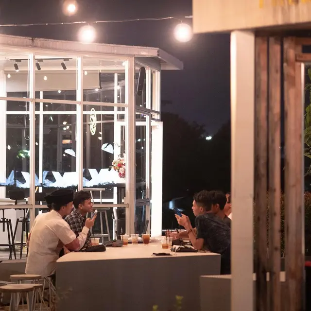 Tempat Nongkrong di Semarang, Tepian Kopi