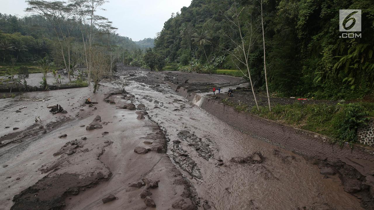 Muncul Kembali, Banjir Lahar Dingin Sedot Perhatian Warga