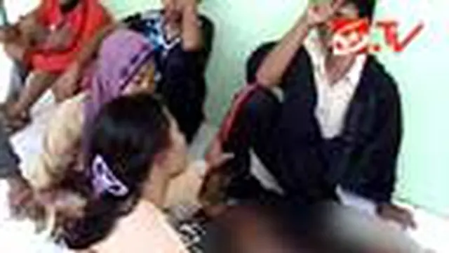 Korban Sampang Tewas dalam Dekapan Anaknya