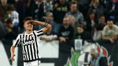 Paulo Dybala mencetak dua gol saat Juventus menaklukkan Lazio 3-0 pada lanjutan Serie A di Stadion Juventus, Turin, Kamis (21/4/2016) dini hari WIB. (AFP/Marco Bertorello)