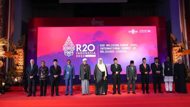 Menteri BUMN Erick Thohir menghadiri Konferensi Tingkat Tinggi (KTT) Internasional Para Pemimpin Agama atau R20 Indonesia 2022 di Hotel Grand Hyatt, Kabupaten Badung, Bali, Rabu (2/11/2022). (Photo credit : Kementerian BUMN)