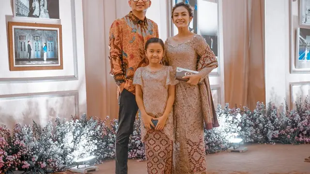 6 Momen Kompak Masayu Anastasia dan Suami Asuh Anak Meski Sudah Cerai