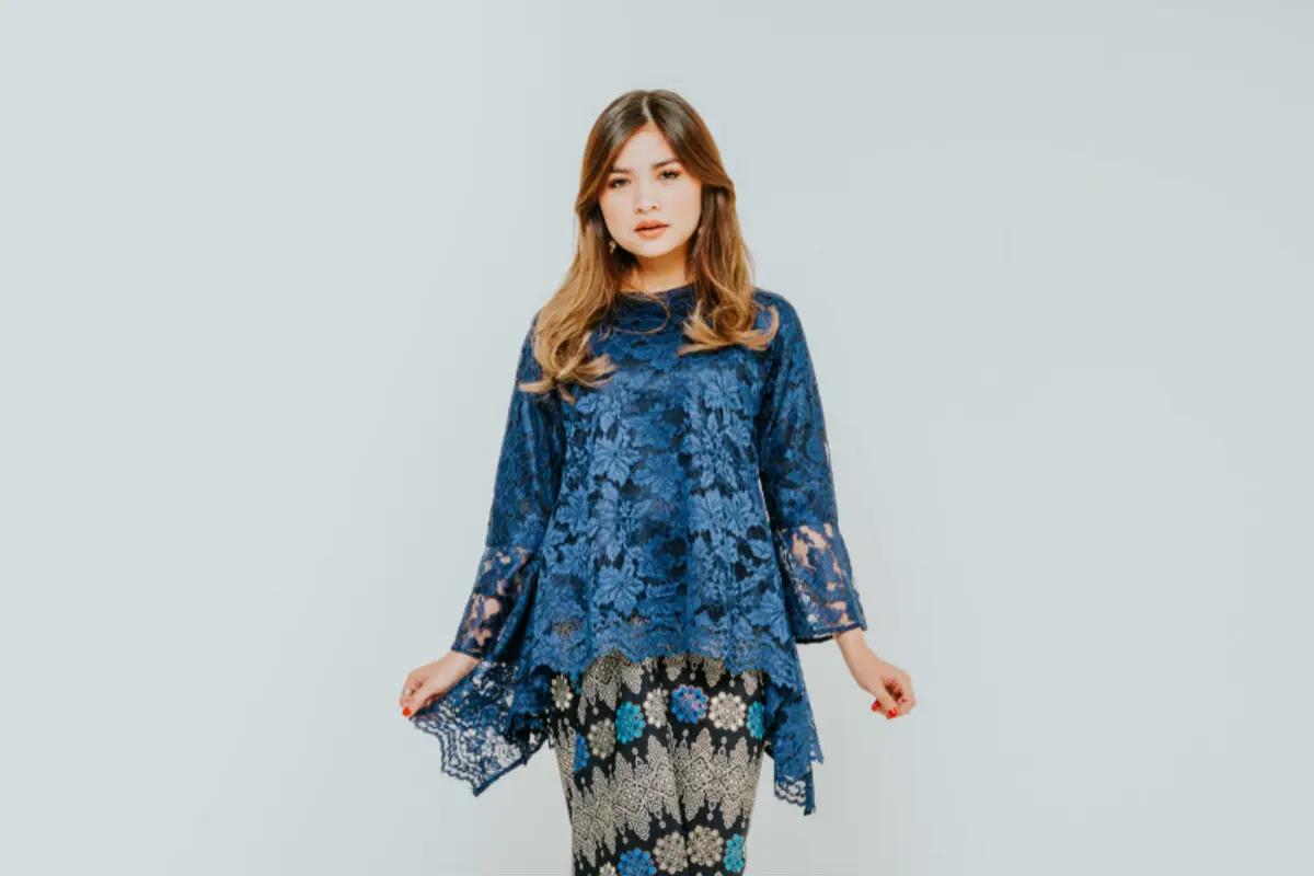 Padu Padan Kebaya Modern untuk Segala Kondisi, Nggak Hanya Buat Kondangan Lho