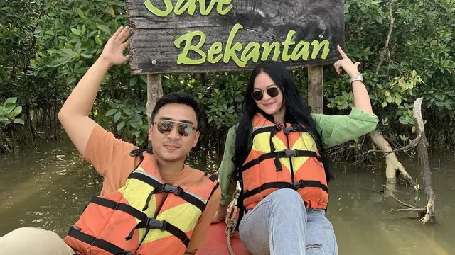 6 Potret Liburan Lutfi Agizal dengan Nadya Indry di Kalimantan