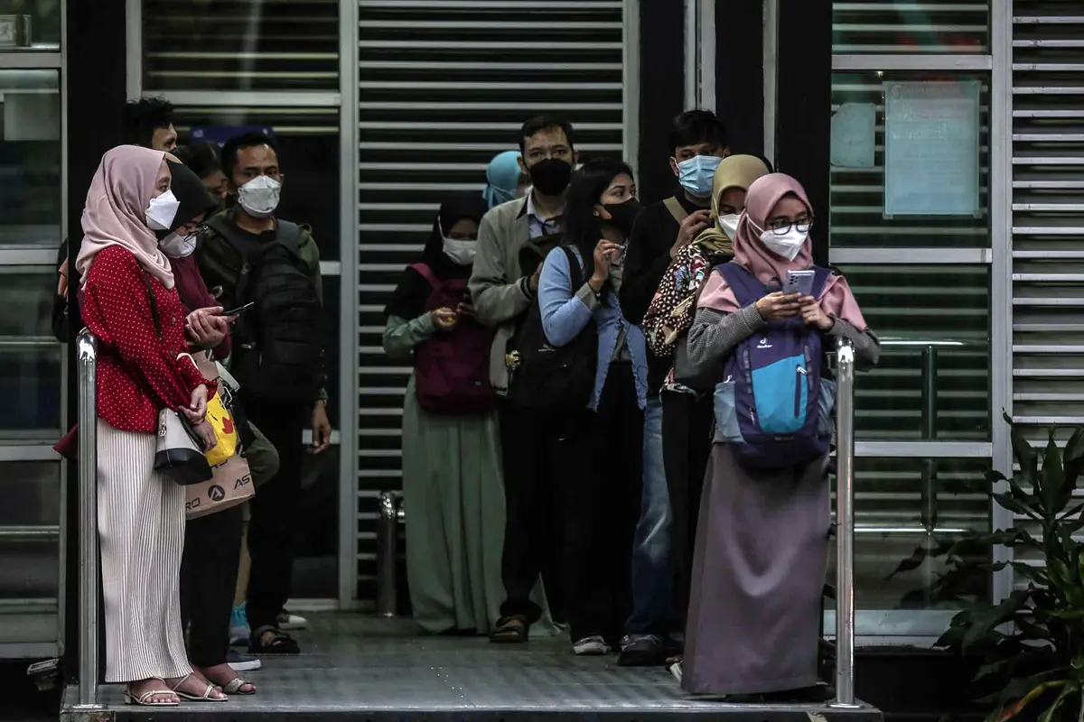 FOTO: Pemerintah Umumkan Pelonggaran Pemakaian Masker di Luar Ruangan