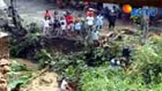 Setelah terputus akibat longsor, jalan yang menghubungkan Cirebon-Bandung di Cadas Pangeran, Sumedang, kembali bisa dilalui.