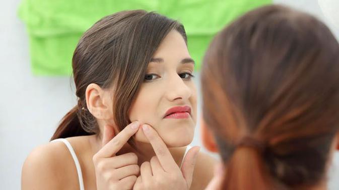 Kempeskan Jerawat Dengan Cepat Cuma Semalam Pakai Es Batu Beauty