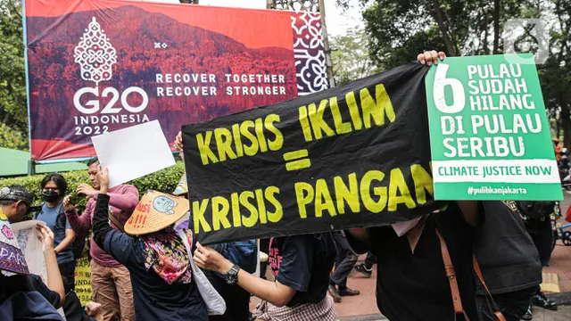 Puluhan anak Muda Lakukan Aksi Longmarch di Jalan Pemuda