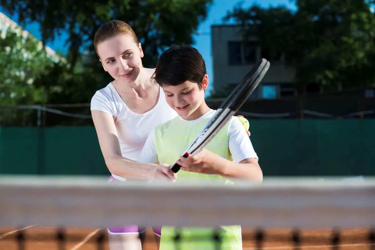 Kenali 8 Tips Main Padel untuk Pemula (photo by freepik.com)