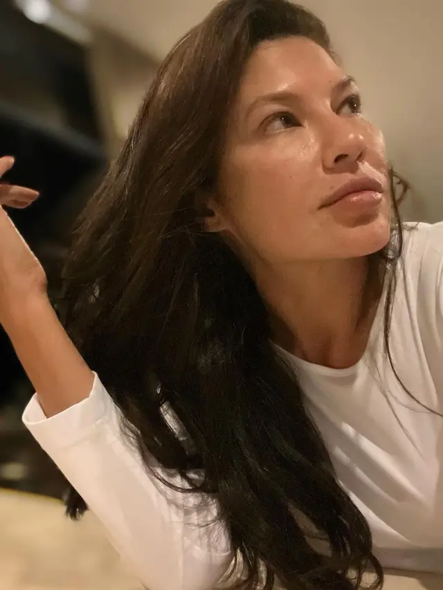 7 Potret Tamara Bleszynski Tanpa Makeup, Penampilannya Jadi Sorotan