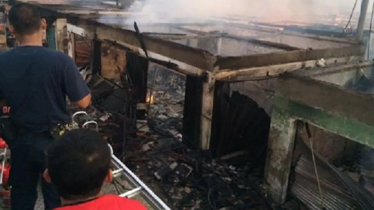 Pemadaman Kebakaran Pasar Cilamaya Karawang Butuh 6 Jam