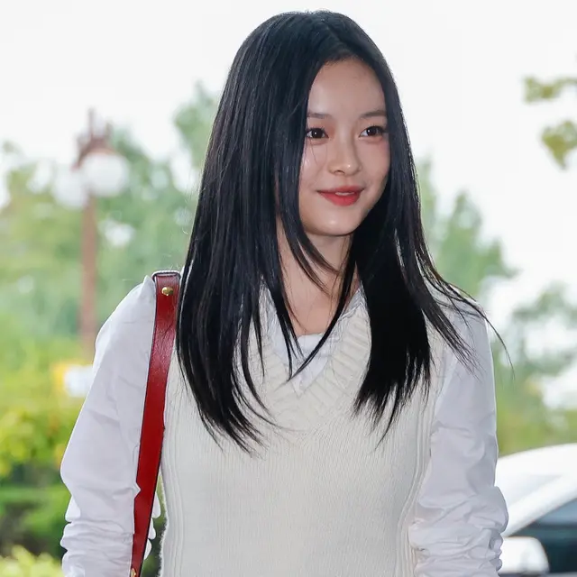 Hanni NewJeans (X/@kchartsmaster)