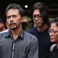 Musisi legendaris Yon Koeswoyo meninggal dunia pada Jumat (5/1/2018) setelah subuh. Lantas seperti apa kondisi vokalis Koes Plus itu sebelum akhirnya meninggal dunia. (Adrian Putra/Bintang.com)