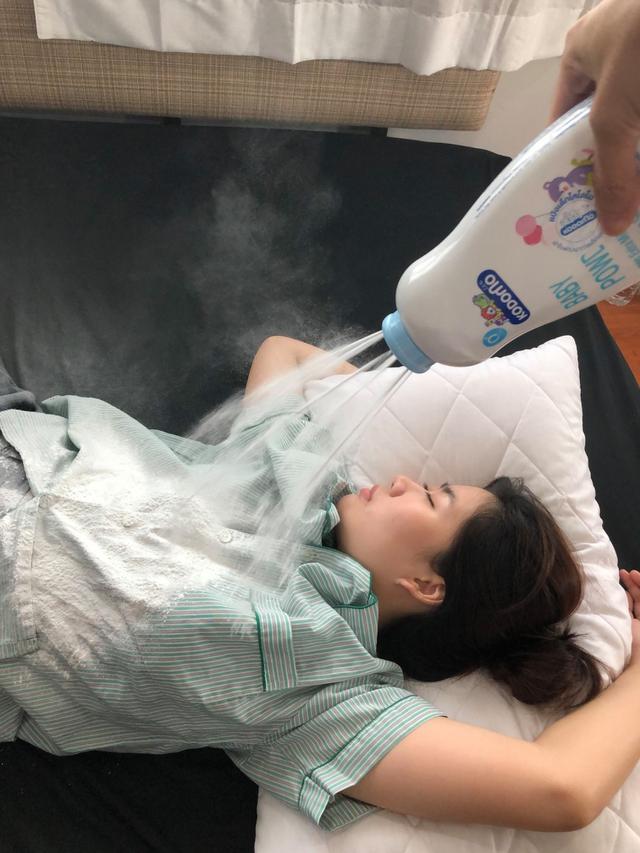 7 Momen Kocak Pria Jahili Pacarnya Jadi Ayam Goreng Ini Bikin Geleng Kepala