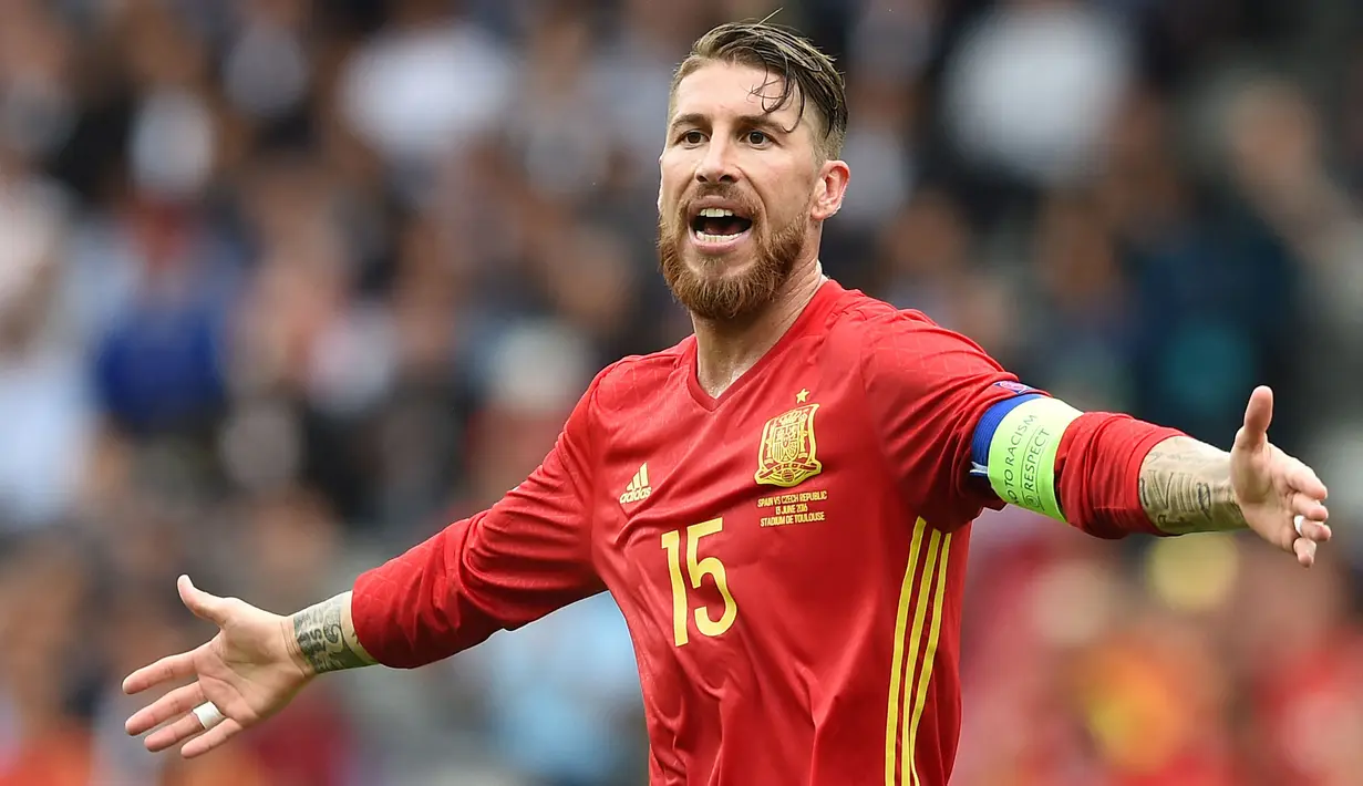 Sergio Ramos tak dipanggil ke Timnas Spanyol lantaran masih berjuang dengan pemulihan cedera yang dialami. Hingga hari ini, dirinya juga belum pernah tampil di klub barunya, Paris Saint-Germain. (AFP/Nicolas Tucat)
