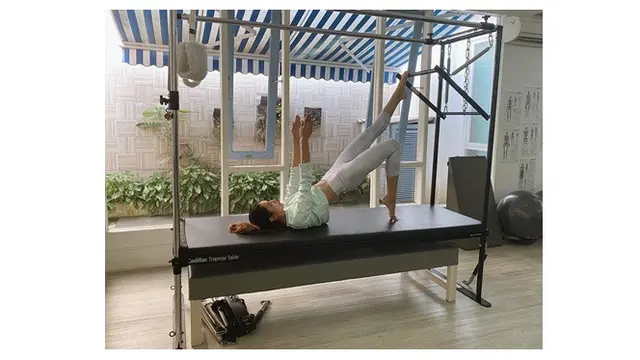 6 Potret Mikha Tambayong saat Latihan Pilates, Curi Perhatian