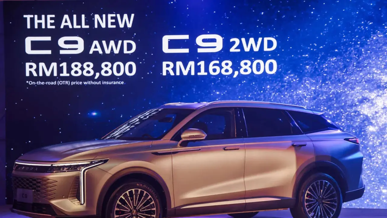 SUV Omoda C9