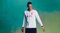 Liverpool Rilis Jersey Tandang Musim 2026/2027, Usung Nuansa Klasik Era 1980-an