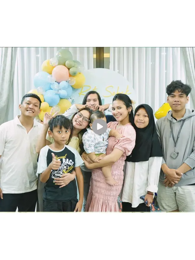 Ultah pertama anak Indah Permatasari dan Arie Kriting