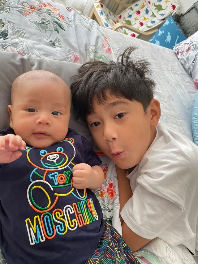 8 Koleksi Baju Rayyanza Malik Ahmad, Putra Kedua Nagita Slavina, Harganya Capai Puluhan Juta8 Koleksi Baju Rayyanza Malik Ahmad, Putra Kedua Nagita Slavina, Harganya Capai Puluhan Juta