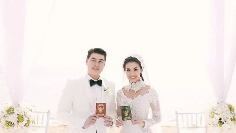 Asty Ananta dan Hendra Suyanto