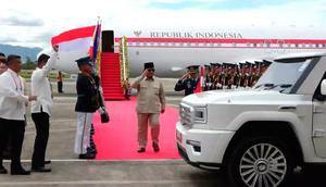 Presiden Prabowo Subianto Dijemput Menggunakan Mobil Maung di Bandara MCIAA General Aviation Terminal, Cebu, Filipina (Tim Media Presiden)