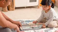 Playmat serbaguna dari foxandbunny untuk temani waktu anak bermain. (dok. Instagram @foxandbunny.id/https://www.instagram.com/p/Ckk7f0srfXH/)