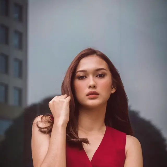 6 Potret Amanda Salmakhira Pemeran Lina di 17+, Putri Aktor Sinetron Kolosal