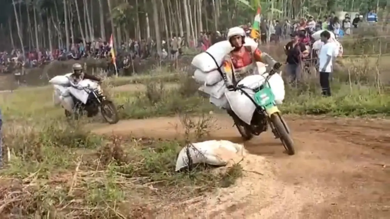 Balap ojek gunung di Cilawu, Garut. ©2023 YouTube Ncep Ropi/ Merdeka.com