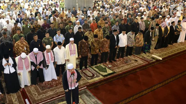 Bersama Imam Besar Masjid Istiqlal, Jokowi Tunaikan Salat Jumat
