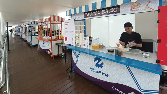 Festival Tjampur Rasa di Halte Bundaran Hotel Indonesia (HI) Jakarta Pusat.