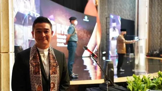 Tampil Awet Muda, Ini 7 Potret Terbaru Irgi Achmad Fahrezi Pemeran Lupus
