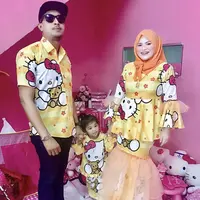 Potret Keluarga Kompak Kenakan Baju Hello Kitty Bahkan Saat Lebaran/dok. @kakakhellokitty