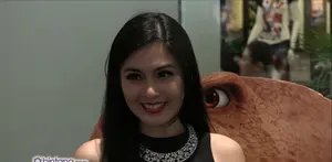 Liburan tahun baru ke Jepang dan Disneyland sekeluarga, Sandra Dewi juga ingin menikah di Disneyland.