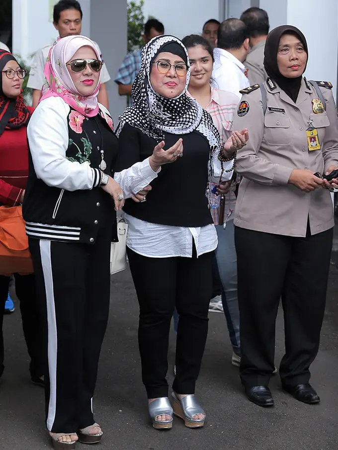 [Bintang] Elvy Sukaesih