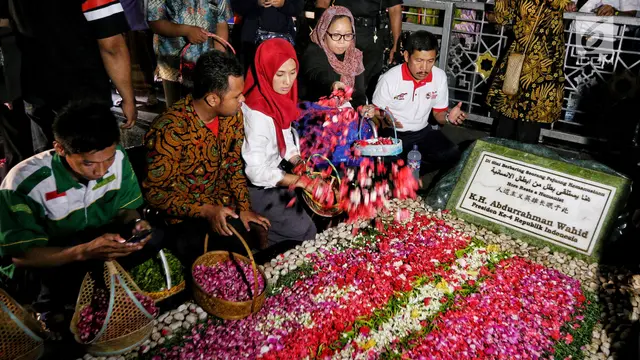 Jelajah Kebangsaan, Mahfud MD dan Romo Benny Ziarah ke Makam Gus Dur