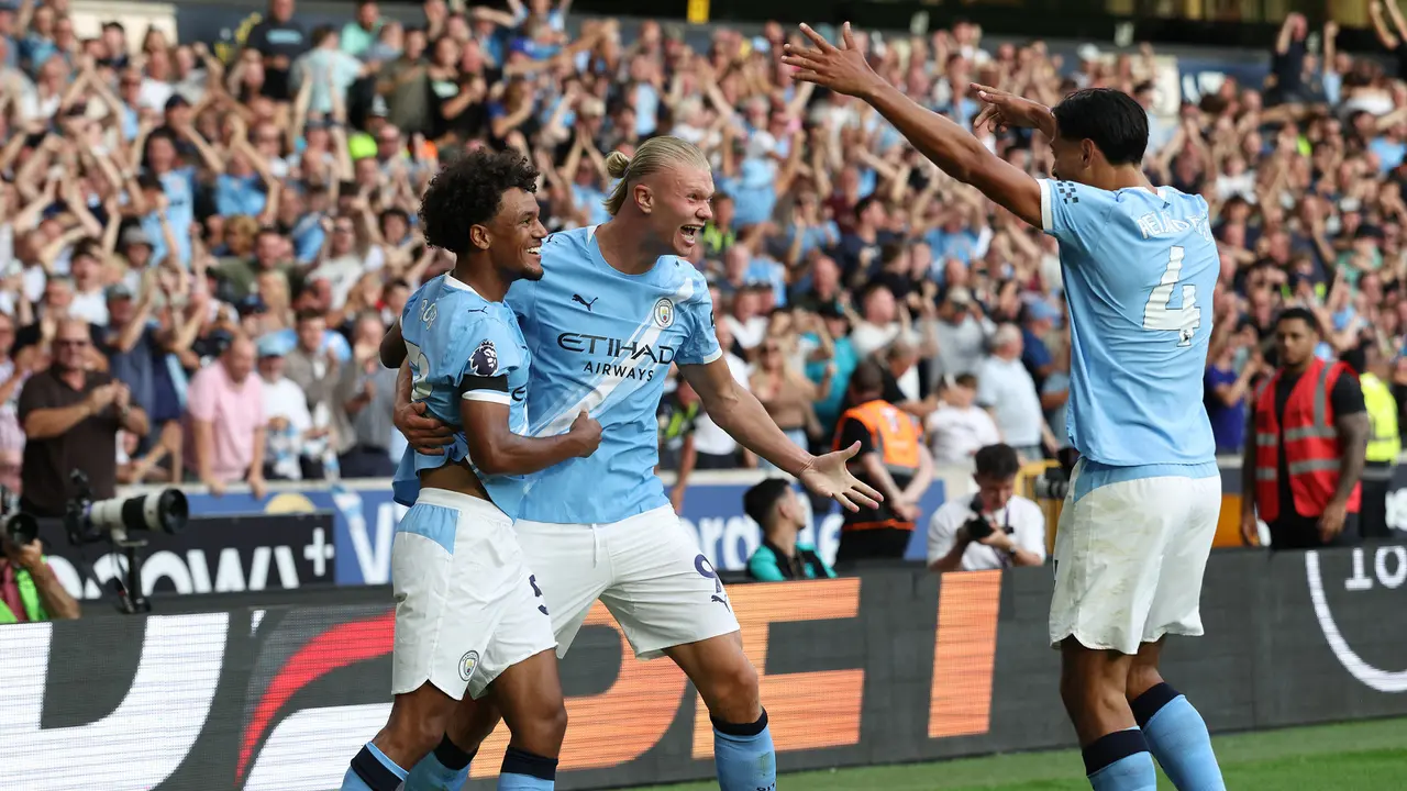Foto: Penampilan 'Masterclass' Tijjani Reijnders Bareng Man City, Cetak Gol Debut dan Assist