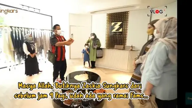Dari Rumah Tua, Ini 7 Potret Butik Baru Zaskia Sungkar yang Mewah