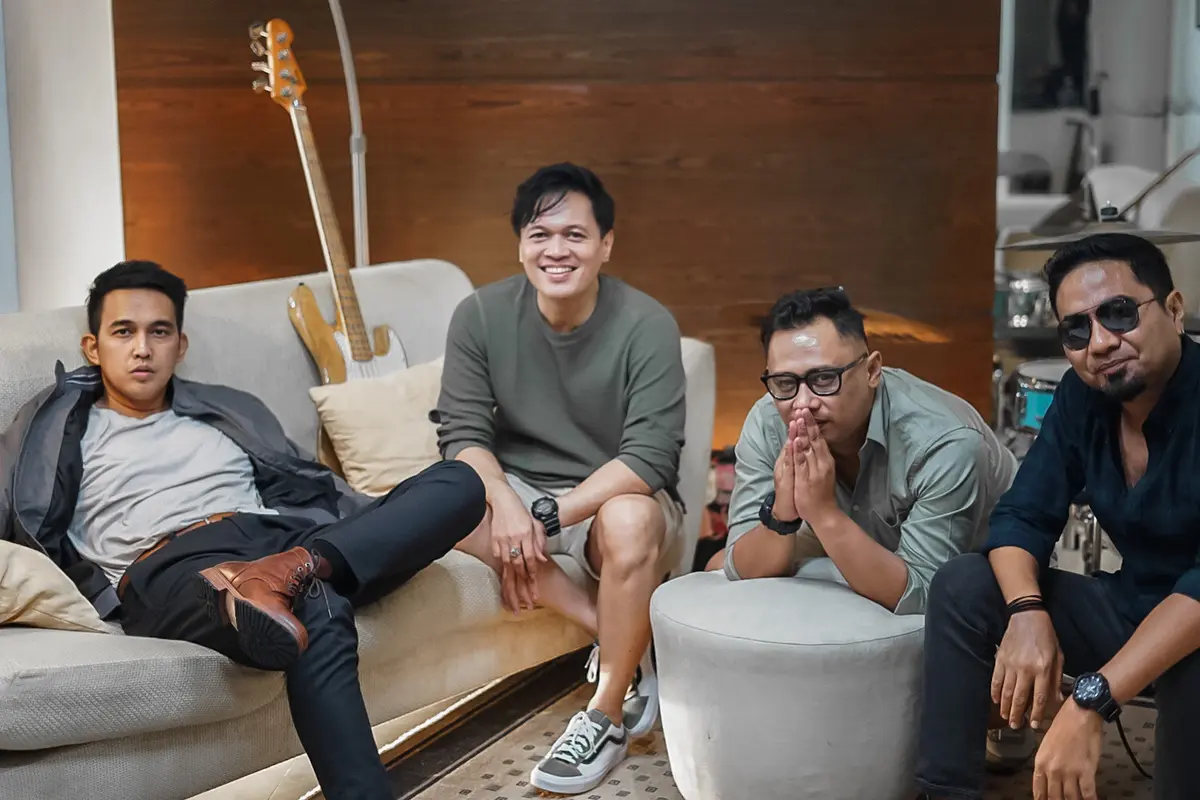 Ada Band bersama vokalis baru, Indra Sinaga. (Dok. Istimewa)