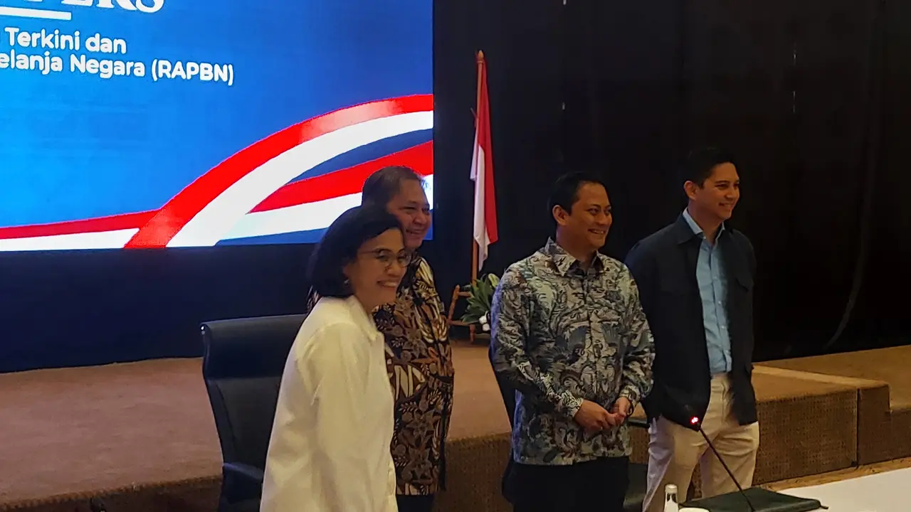 Konferensi Pers Kondisi Fundamental Ekonomi Terkini dan Rencana Anggaran Pendapatan dan Belanja Negara (APBN) 2025 bersama Menko Perekonomian Airlangga Hartarto, Menkeu Sri Mulyani dan Anggota Tim Gugus Tugas Sinkronisasi Pemerintahan Thomas Djiwandono.