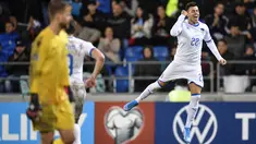 Striker Italia, Stephan El Shaarawy berselebrasi usai mencetak gol ke gawang Liechtenstein pada Grup J Kualifikasi Piala Eropa 2020 di Vaduz, Liechtenstein (15/10/2019). Italia menang telak 5-0 atas Liechtenstein. (Gian Ehrenzeller/Keystone via AP)