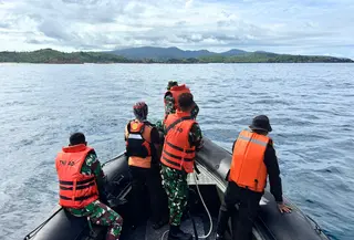 Pencarian WN Spanyol korban tenggelamnya KM Putri. (Istimewa)