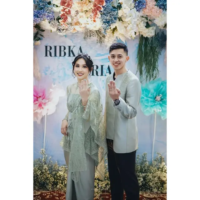 3 Tahun Pacaran, Ini 6 Potret Lamaran Pebulutangkis Rian Ardianto dan Ribka Sugiarto