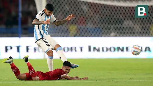 Foto: Aksi Jatuh Bangun Marselino Ferdinan saat Hadapi Argentina, Catatkan Statistik Apik hingga Dipuji Jurnalis Inggris