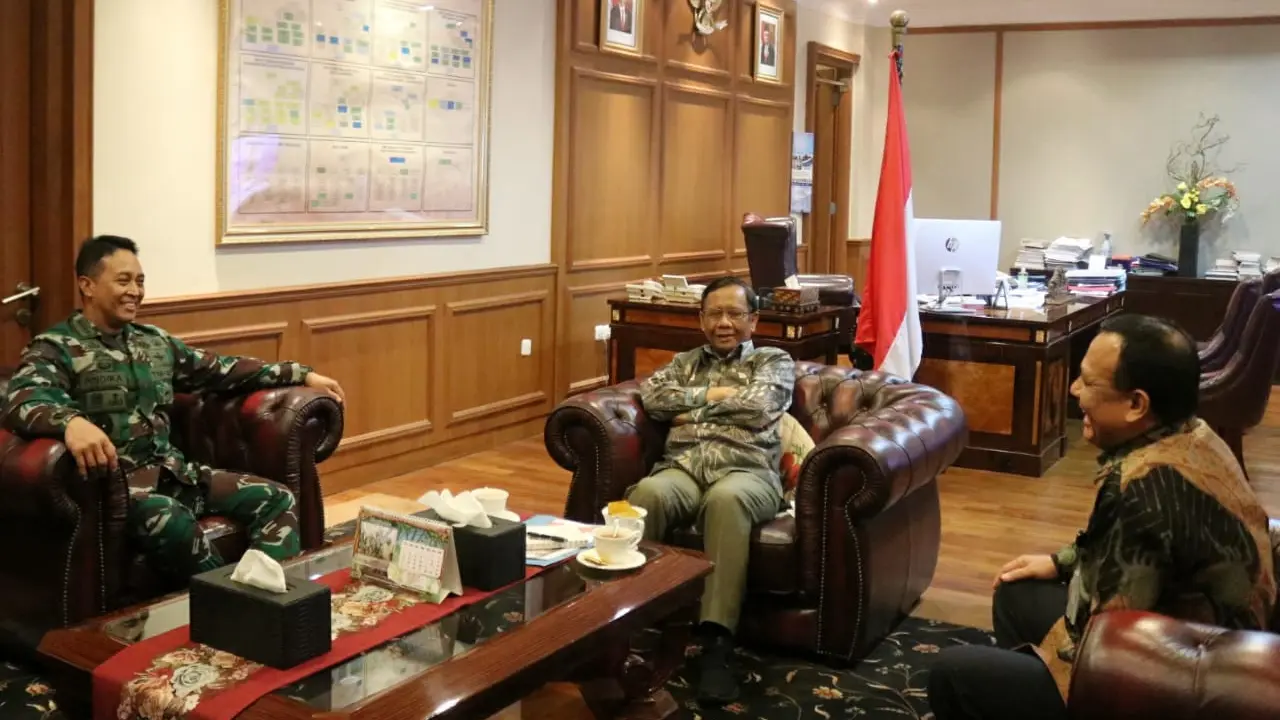 Menko Polhukam Mahfud Md bersama Ketua KPK dan KSAD. (dok Kemenko Polhukam)